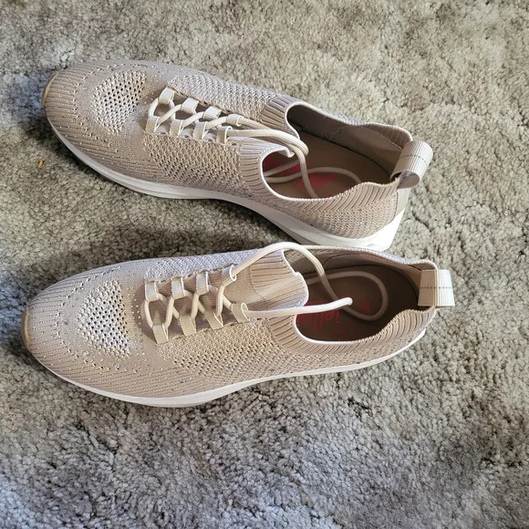 Jellypop Light Beige Women's Sneakers - Picture 4 of 5